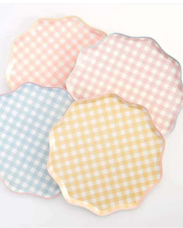 Gingham Plate